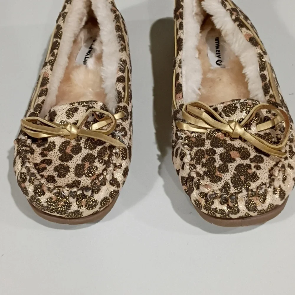 NWNT Airwalk Gold Leopard Girls Flats/Loafers Size 1